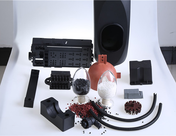 塑料注塑機的基本工序分為以下五點